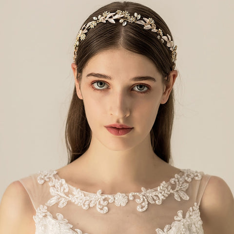Tiara de Metal com Cristais e Pérolas